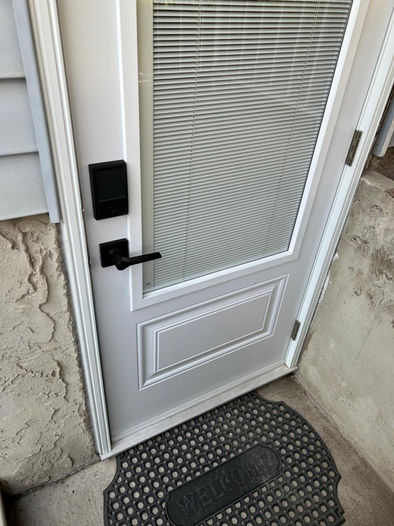 Chic Romantic3bed Patio Wifi Quiet Retreat Parking * Calgary